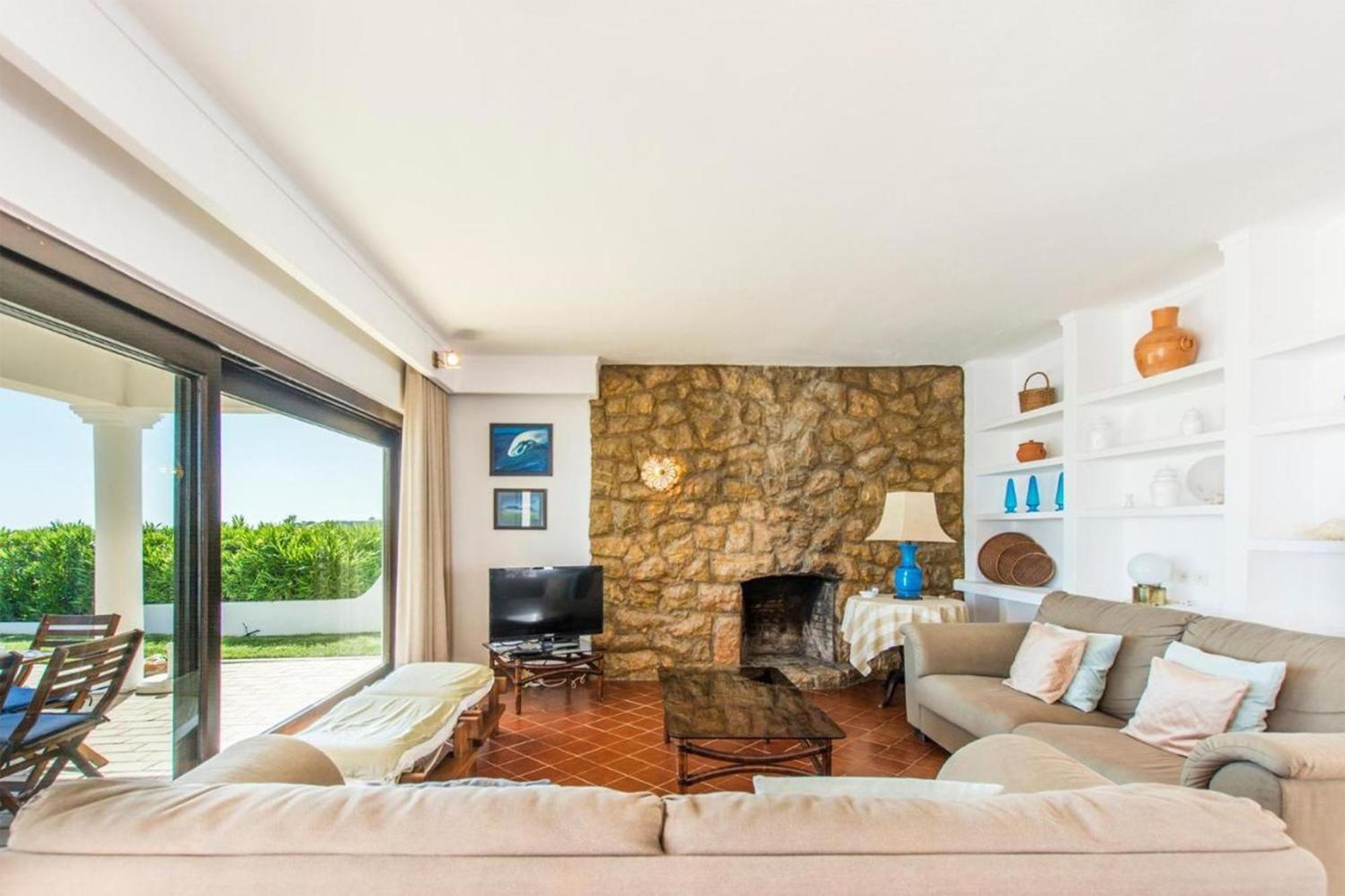 Seafront Luxury By Lovelystay Villa