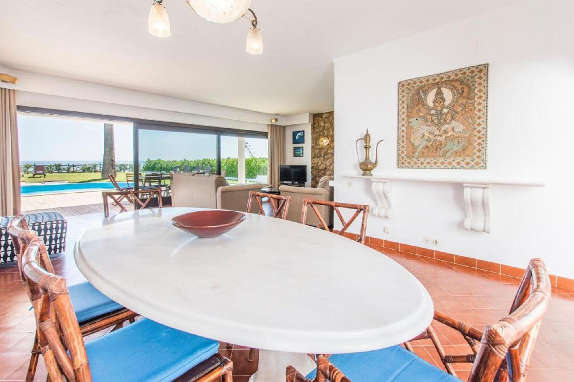 Villa Seafront Luxury By Lovelystay *