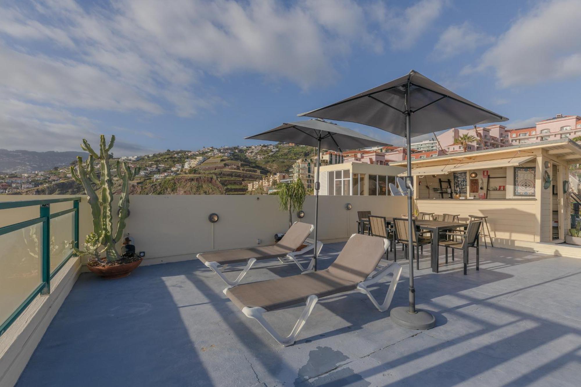 Flowers Island House 8 Infinity * Funchal (Madeira)