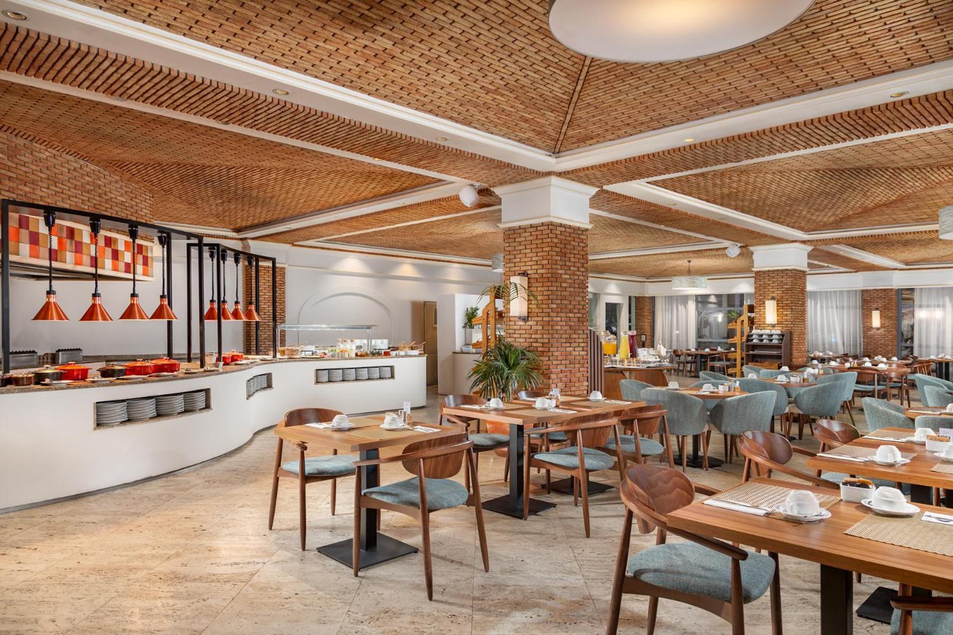 Grande Real Santa Eulalia & Hotel 5*