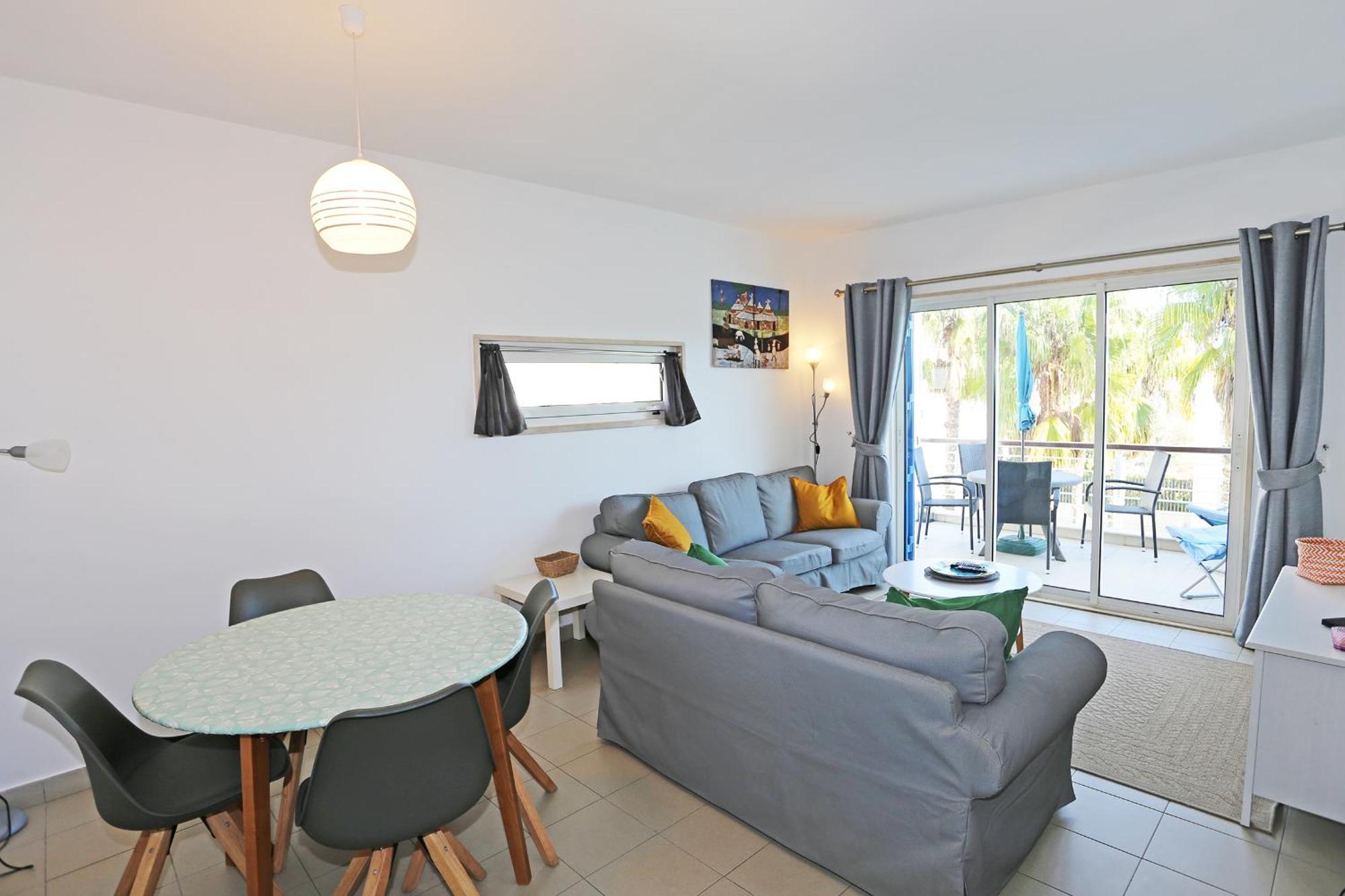 Appartement B06 - Top-floor Marina Club 2 Bed Apartment. Lagos