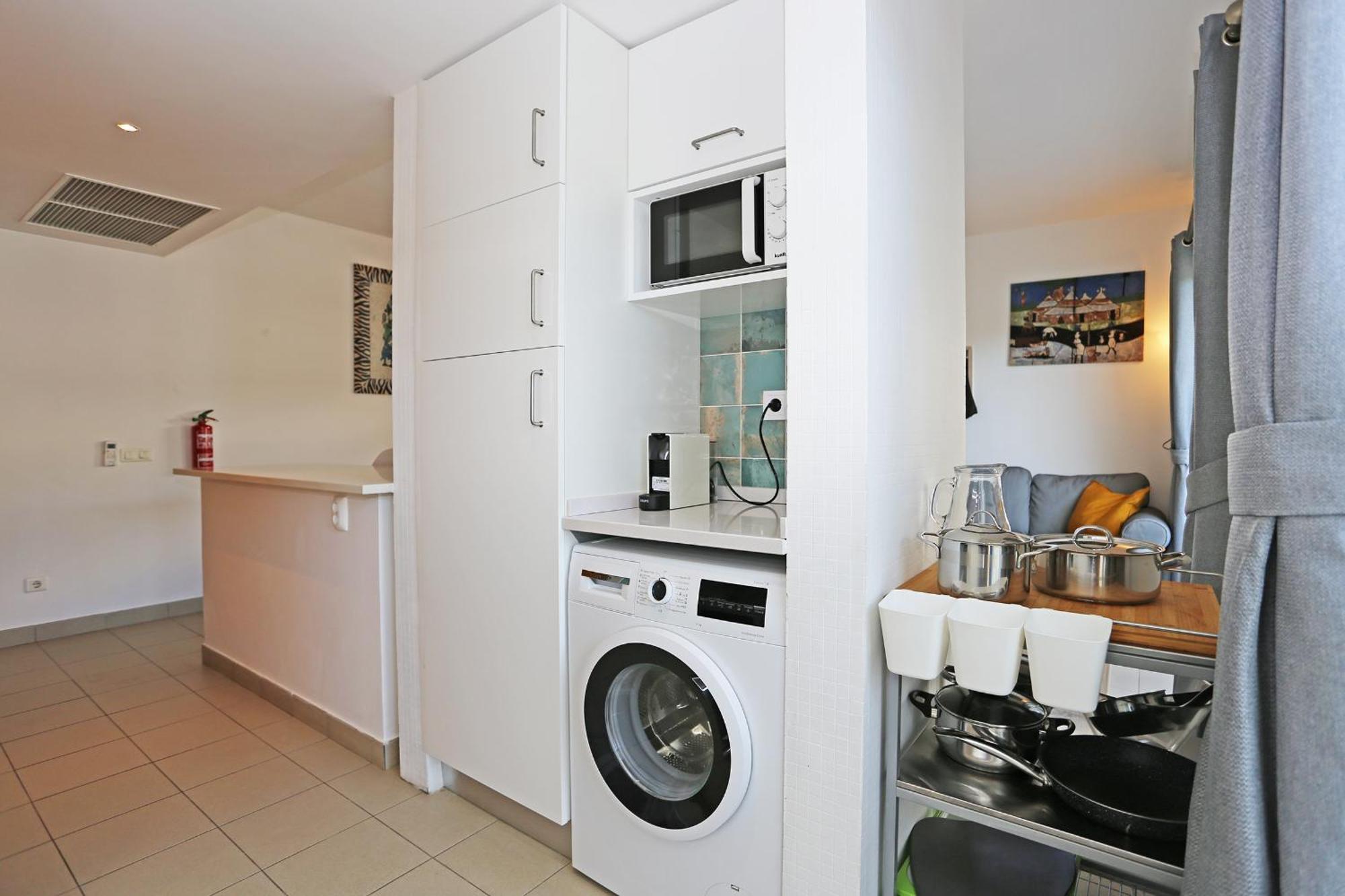 B06 - Top-floor Marina Club 2 Bed Apartment. * Lagos