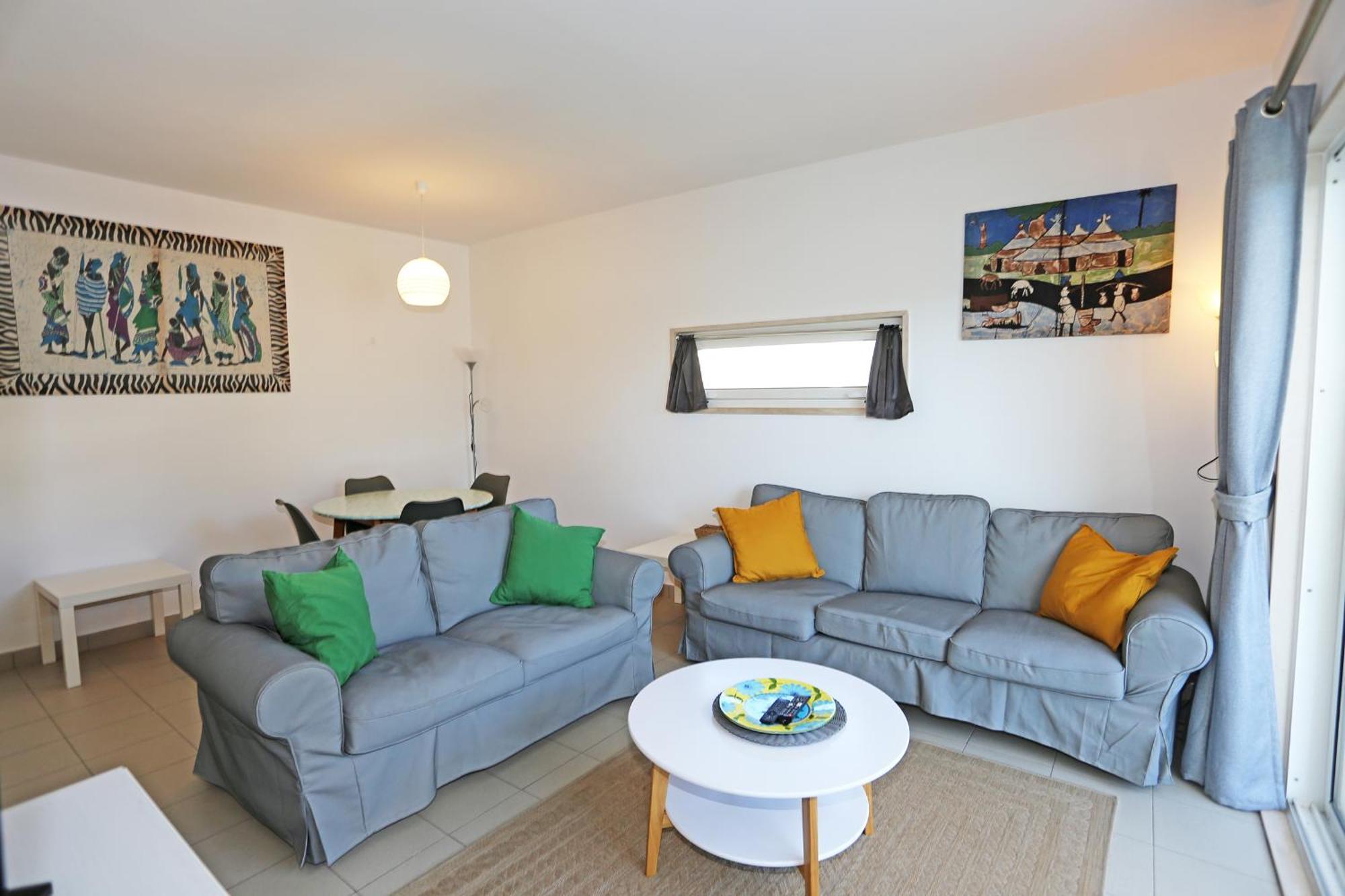 B06 - Top-floor Marina 2 Bed Apartment Lagos