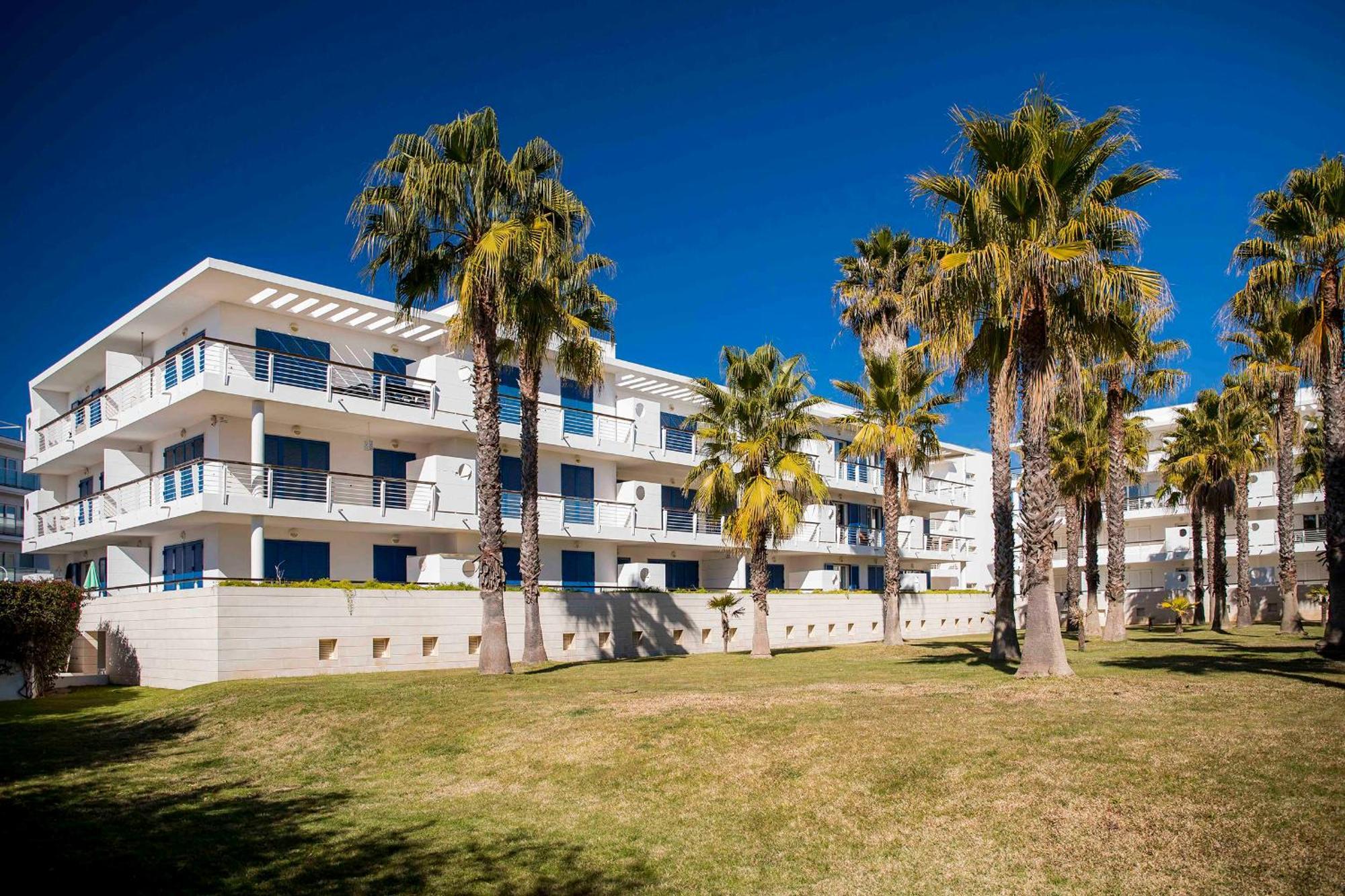 B06 - Top-floor Marina 2 Bed * Lagos