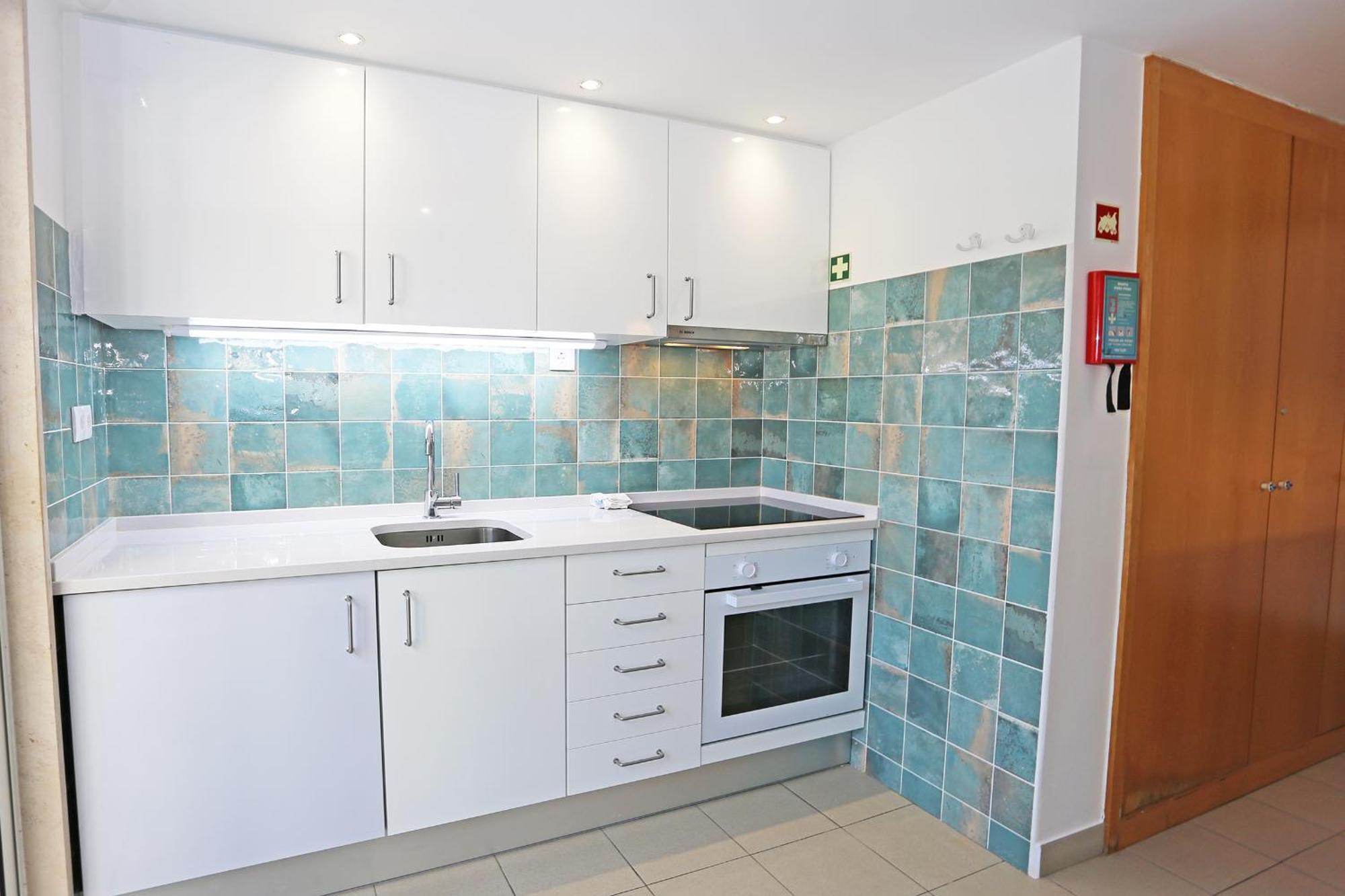 Appartement B06 - Top-floor Marina Club 2 Bed Apartment. *