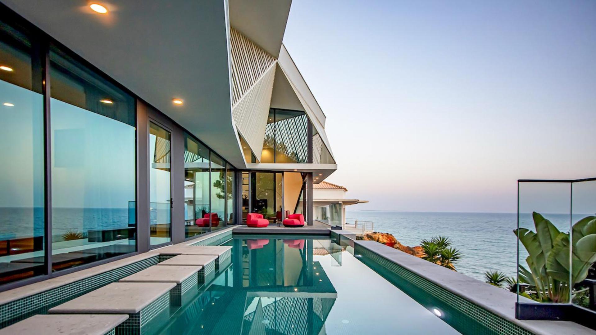 Villa Algarve For Contemporary Design & Sea Views *