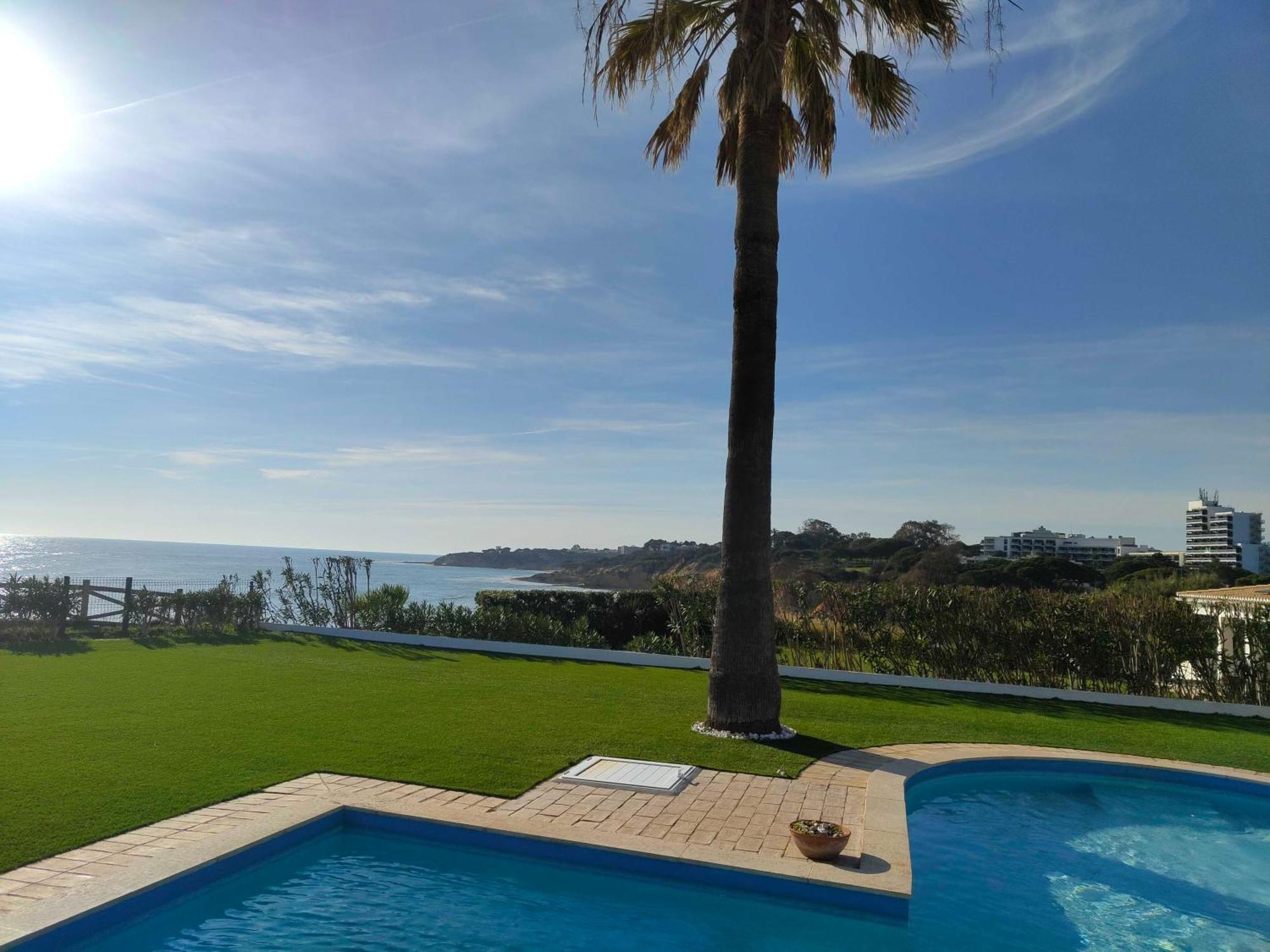 Seafront Luxury By Lovelystay Villa *