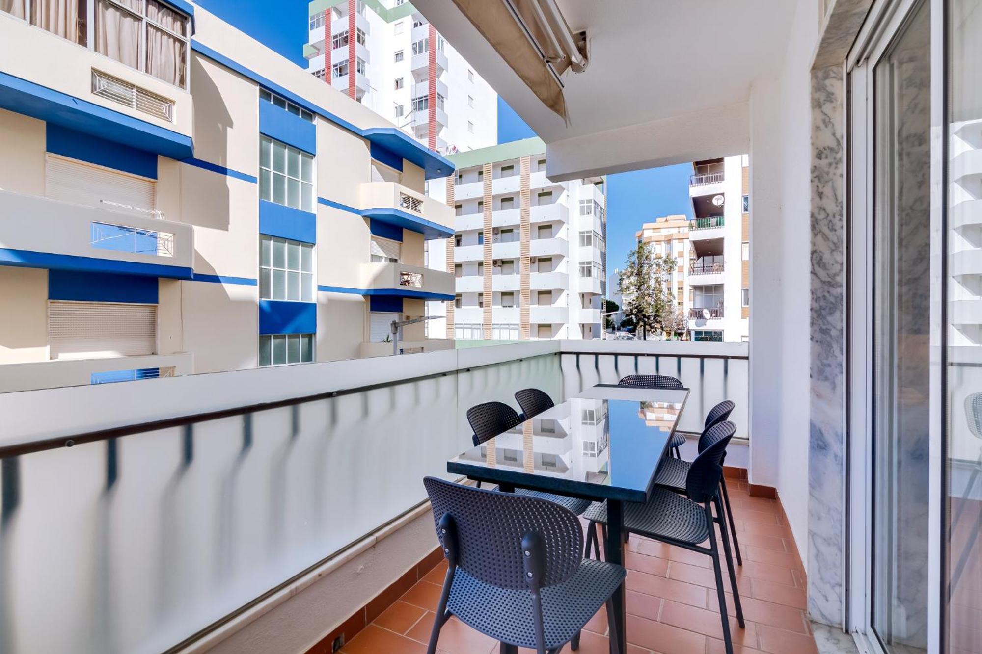 Al - Egas Moniz Apartment Quarteira