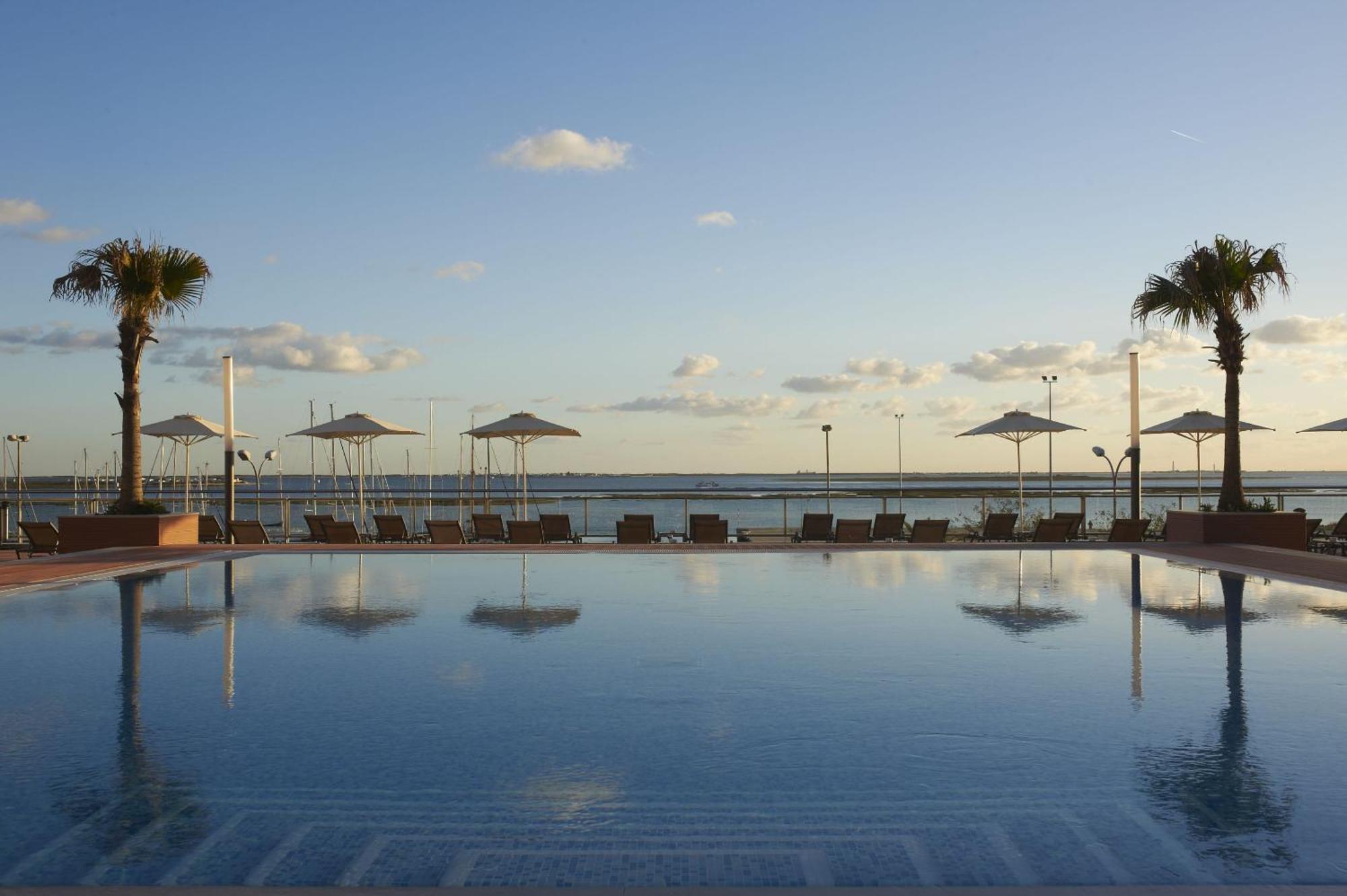 Hotel Real Marina &