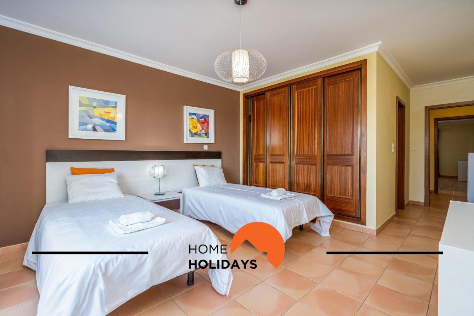 #292 Mar A Vista 33 By Holidays Apartment *