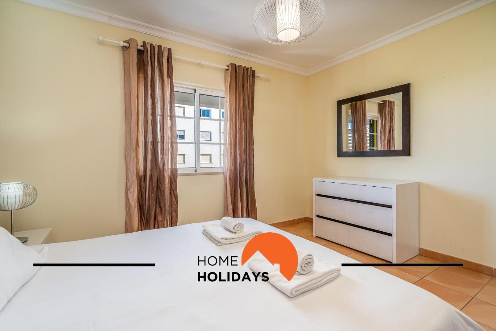 #292 Mar A Vista 33 By Holidays Apartment
