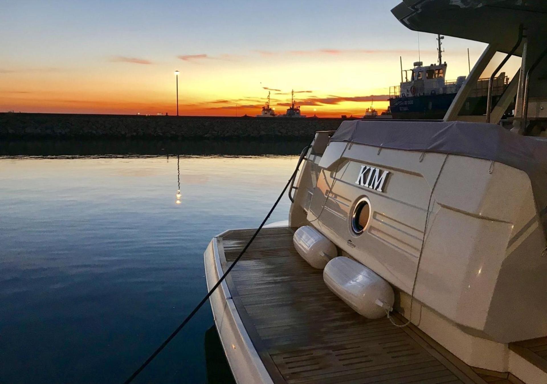 Botel Greenbreeze Full Day 8h Charter With Overnight In A Greenline 48 Fly Luxury Yacht *