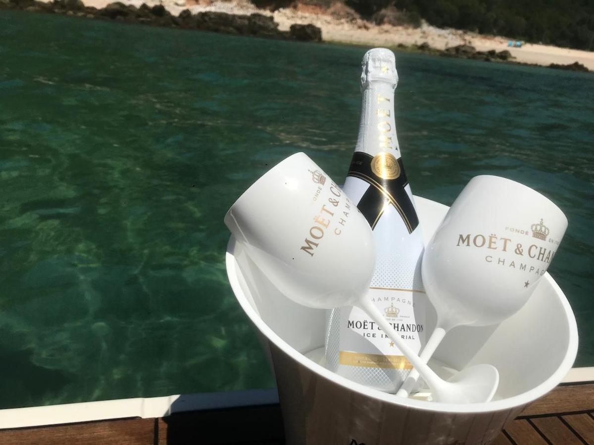 Botel Greenbreeze Full Day 8h Charter With Overnight In A Greenline 48 Fly Luxury Yacht Troia