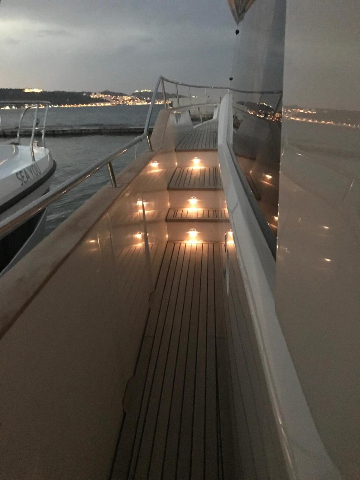 Greenbreeze Full Day 8h Charter With Overnight In A Greenline 48 Fly Luxury Yacht *