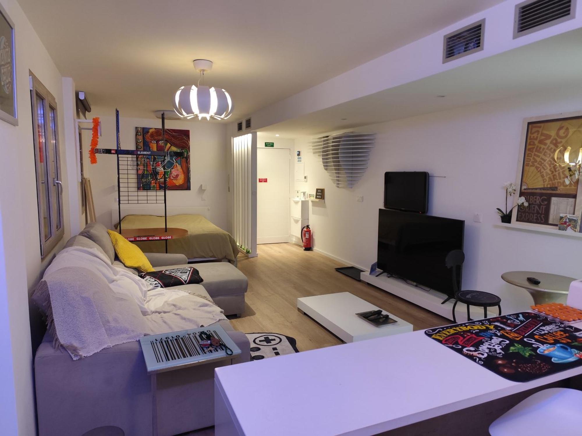 Benedict Center Apartment *