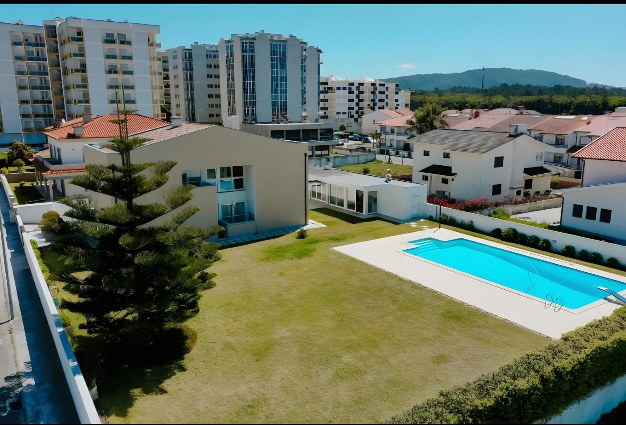 Viana Surf House Holiday home