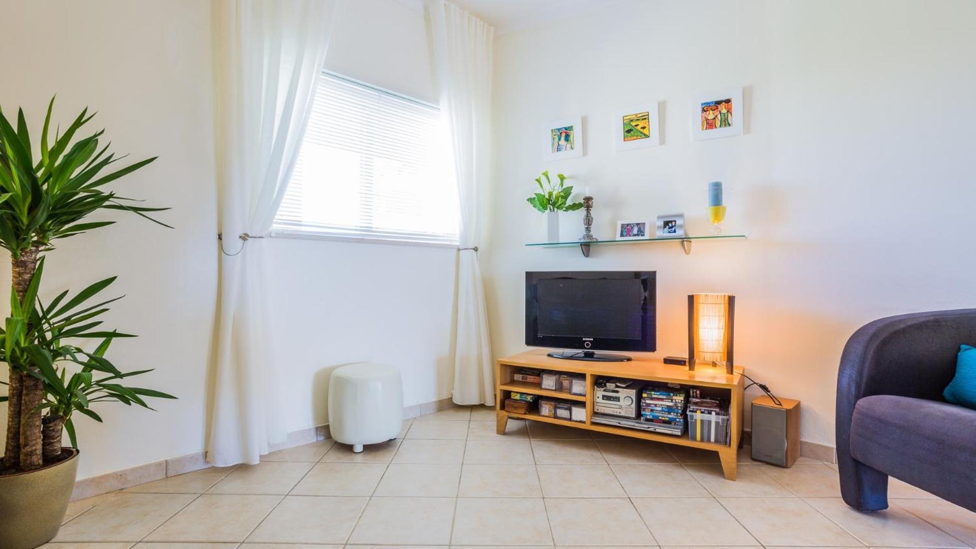 3 Bed With Airconditioning, Sea And Poolview Near Alvor