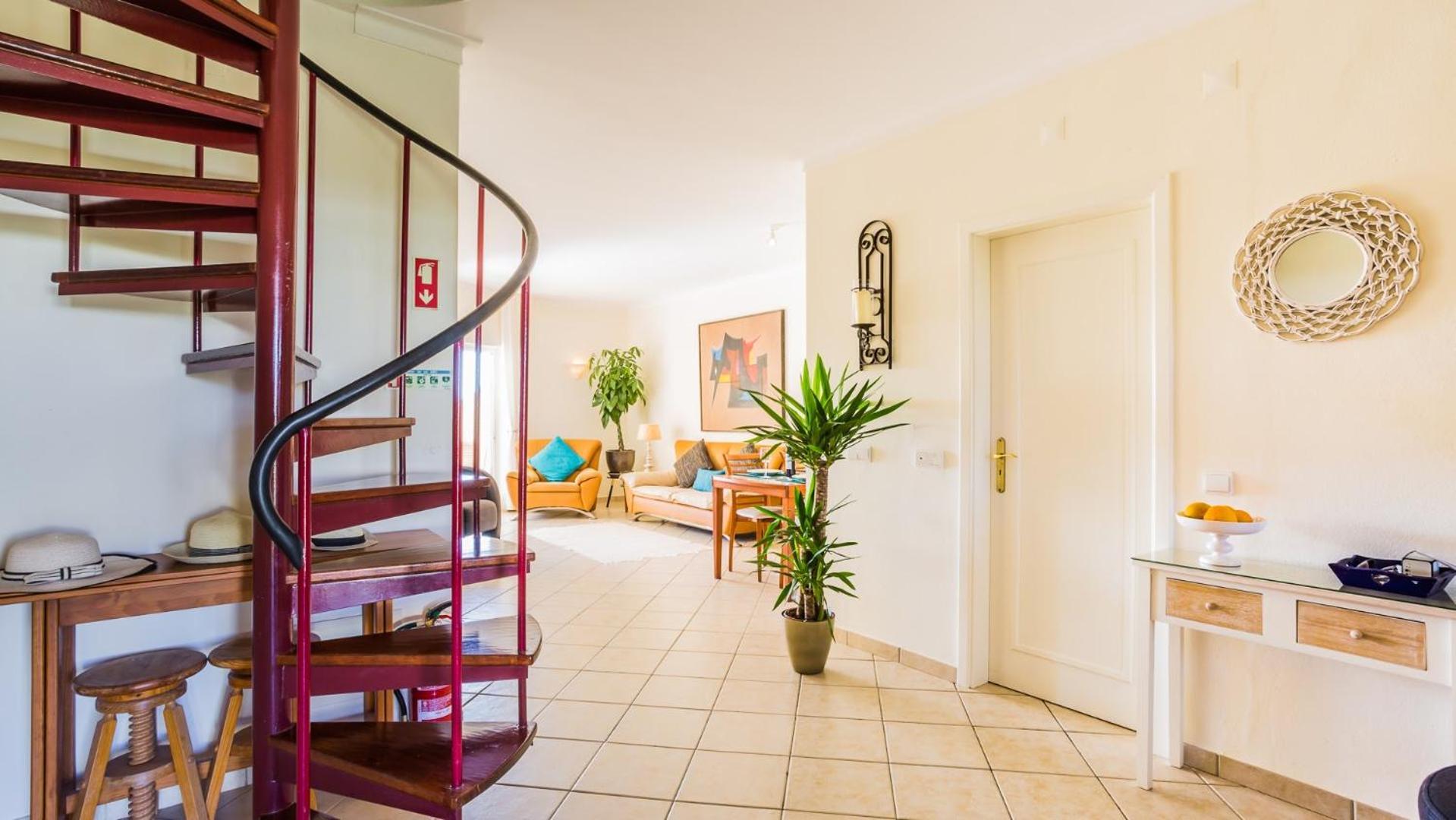 3 Bed With Airconditioning, Sea And Poolview Near Alvor
