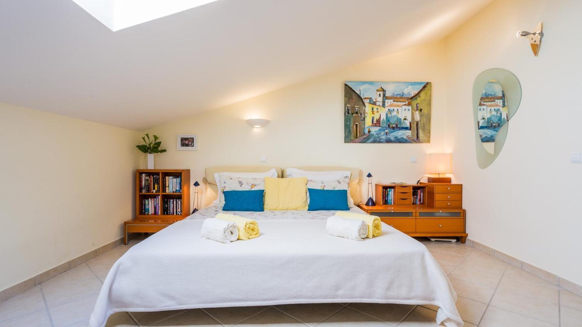 Apartment 3 Bed With Airconditioning, Sea And Poolview Near