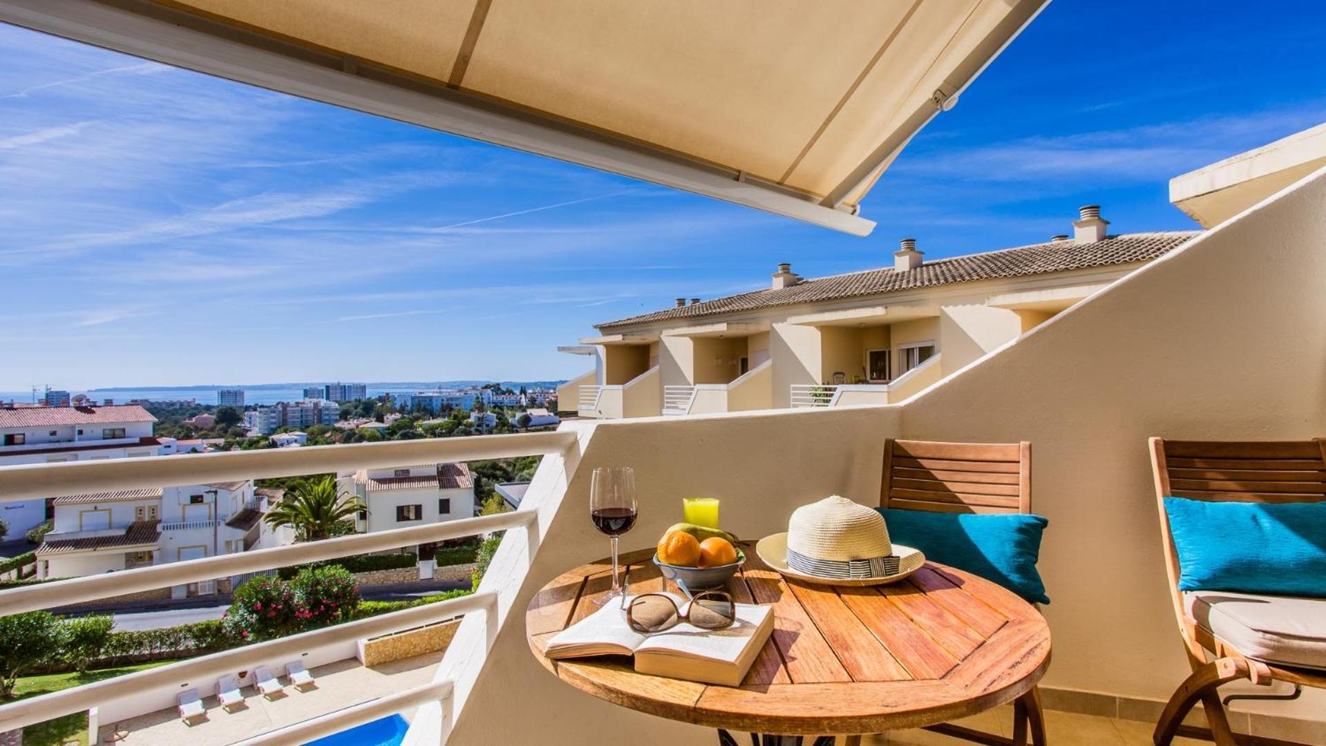 Apartment 3 Bed With Airconditioning, Sea And Poolview Near *