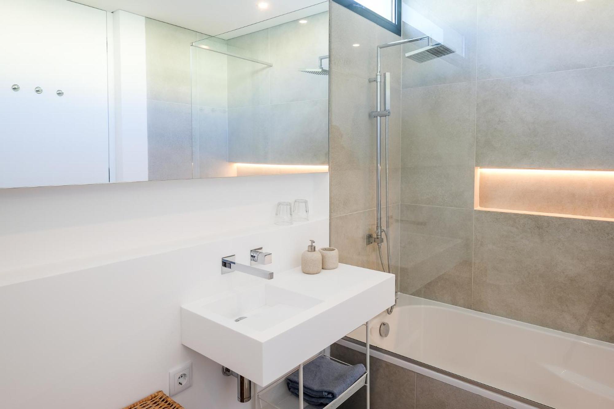 Holiday home Casa Do Colhereiro With Private Pool In