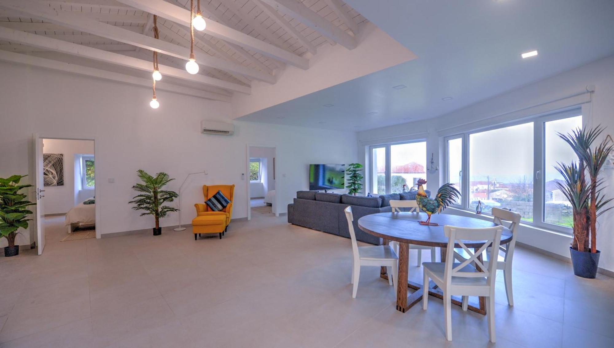 Flores Whale Watch House Villa *