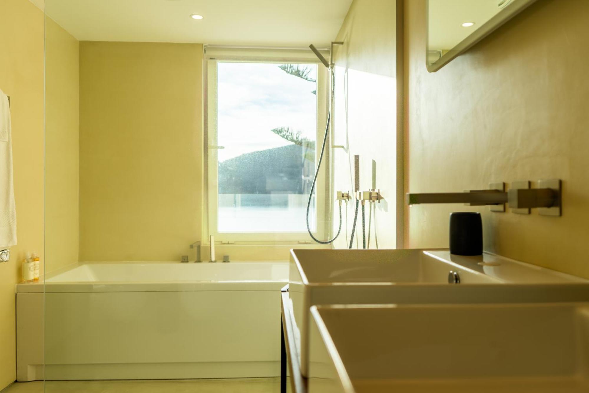 Bed & Breakfast Silveira Bay Lounge Retreat Angra do Heroismo