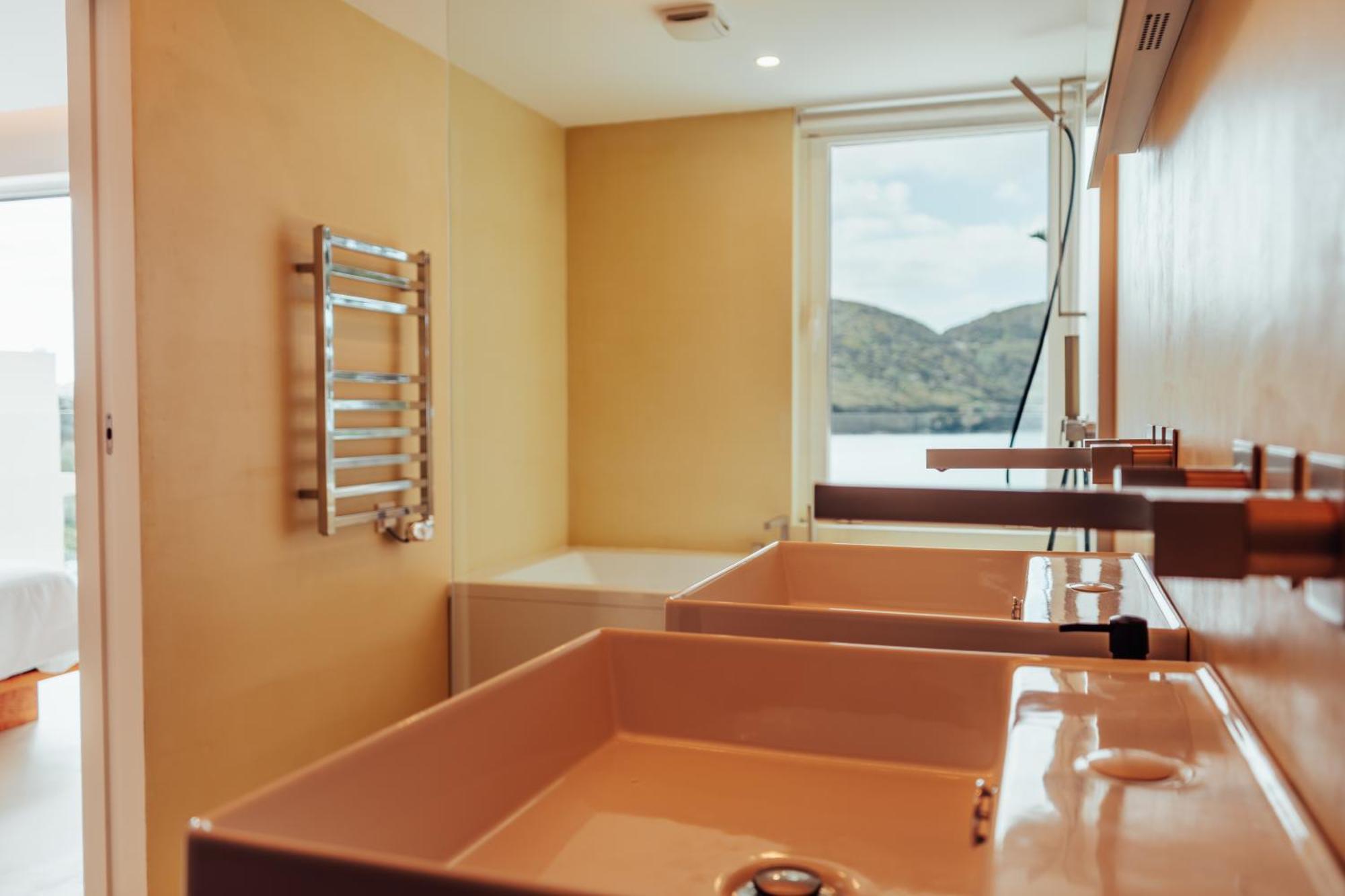 Silveira Bay Lounge Retreat * Angra do Heroismo