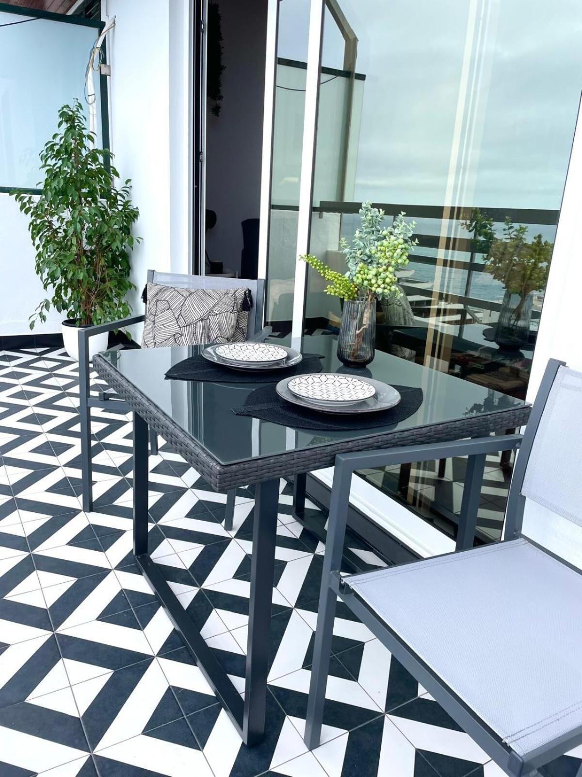 Island Time With Sea View Apartment Funchal (Madeira)