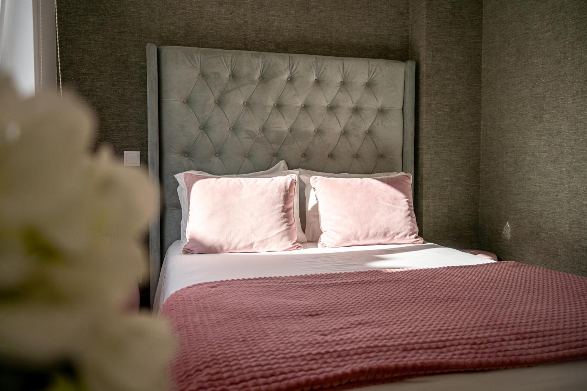 By The Sea - Bed & Breakfast Nazare