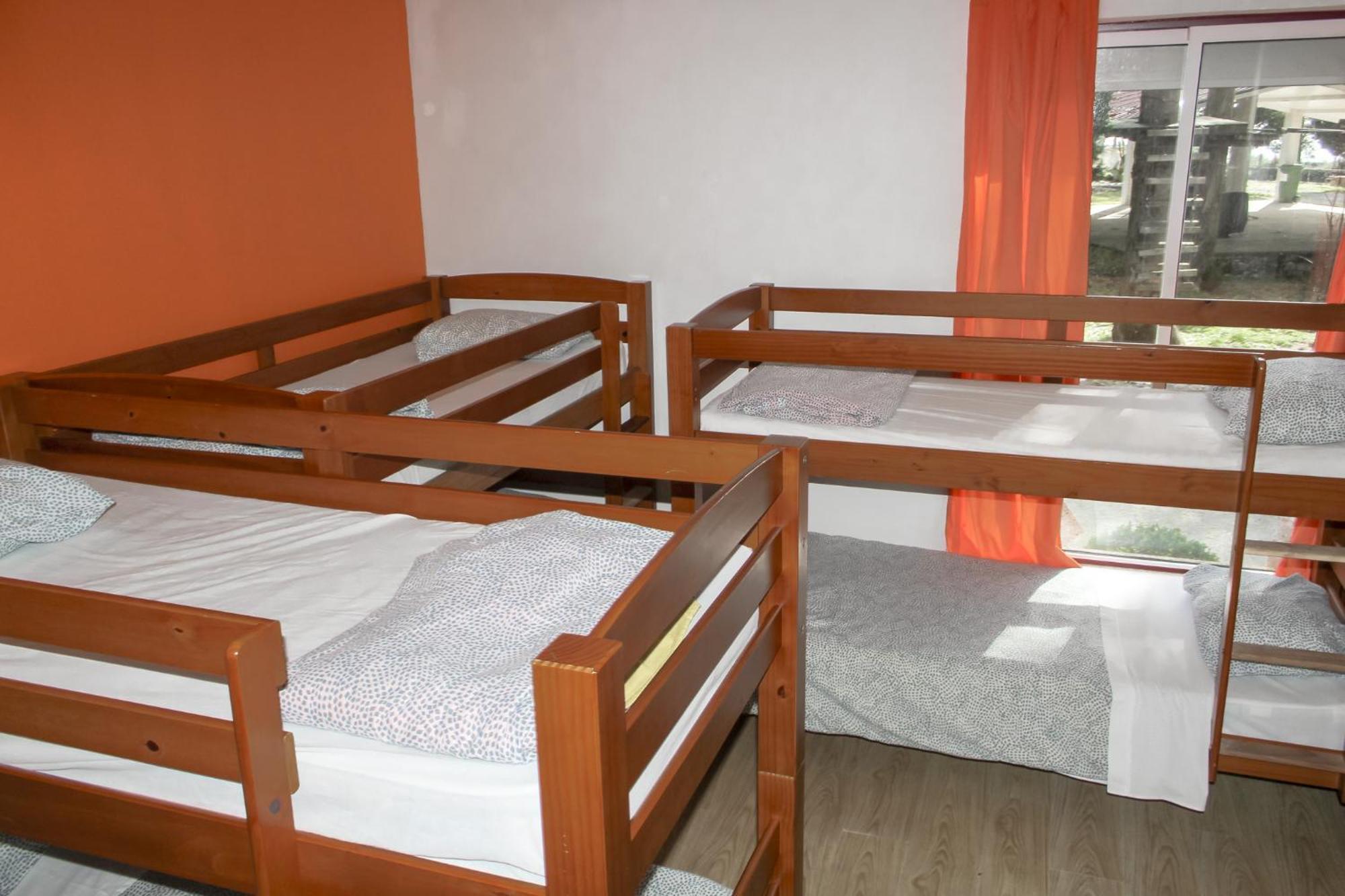 Casas De Pedra - Quinta Da Escola * Alvados