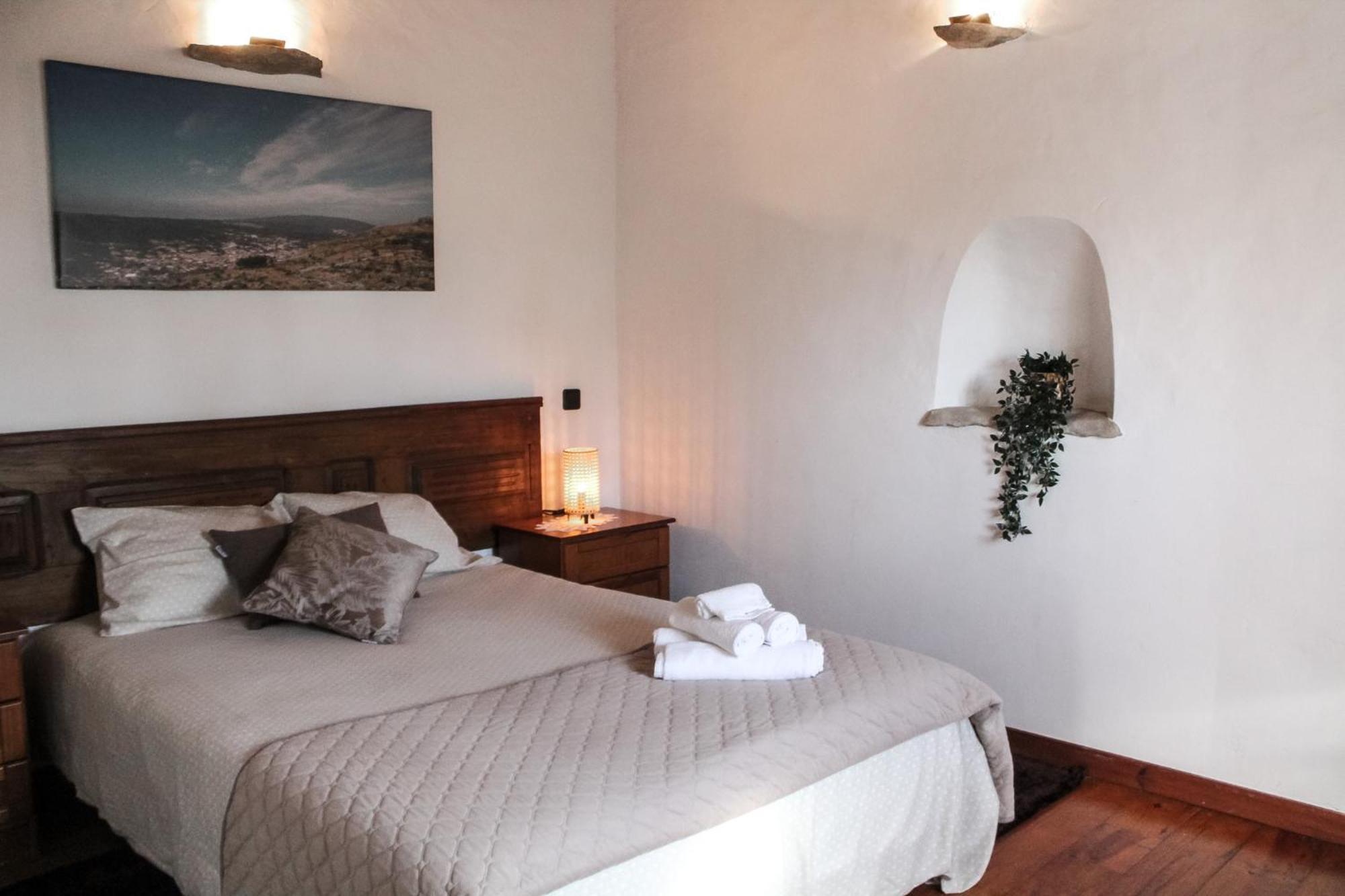 Casas De Pedra - Quinta Da Escola * Alvados