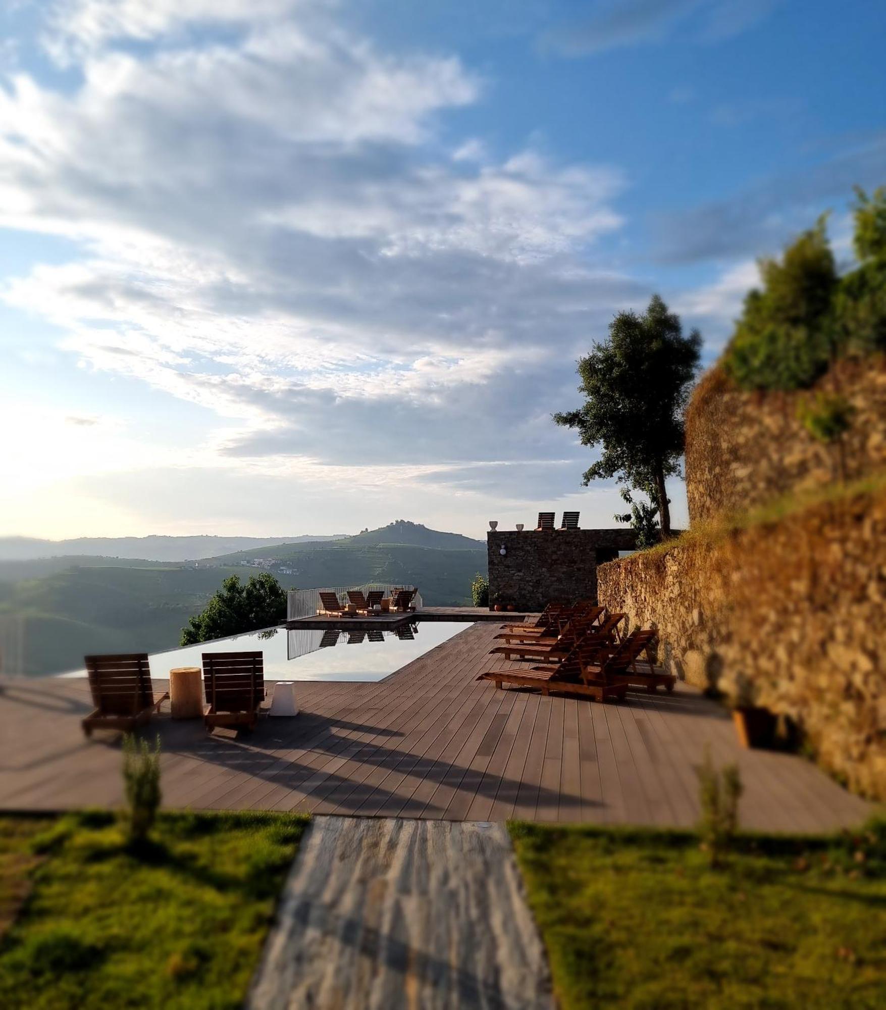 Quinta De Travassinhos- Douro Valley & *