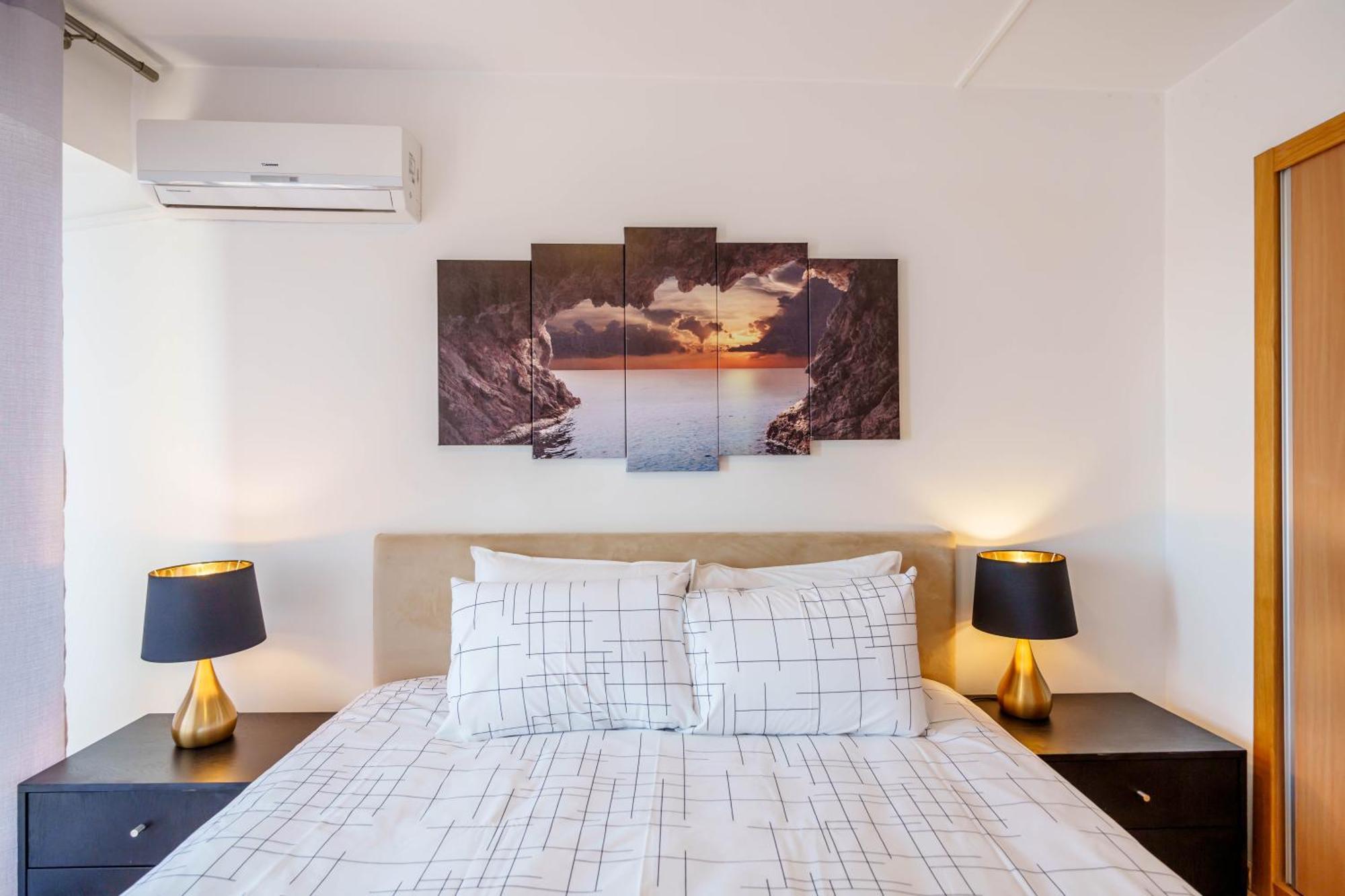 Spectacular 2 Bed Apartment, Huge Terrace And Sea View Apartment