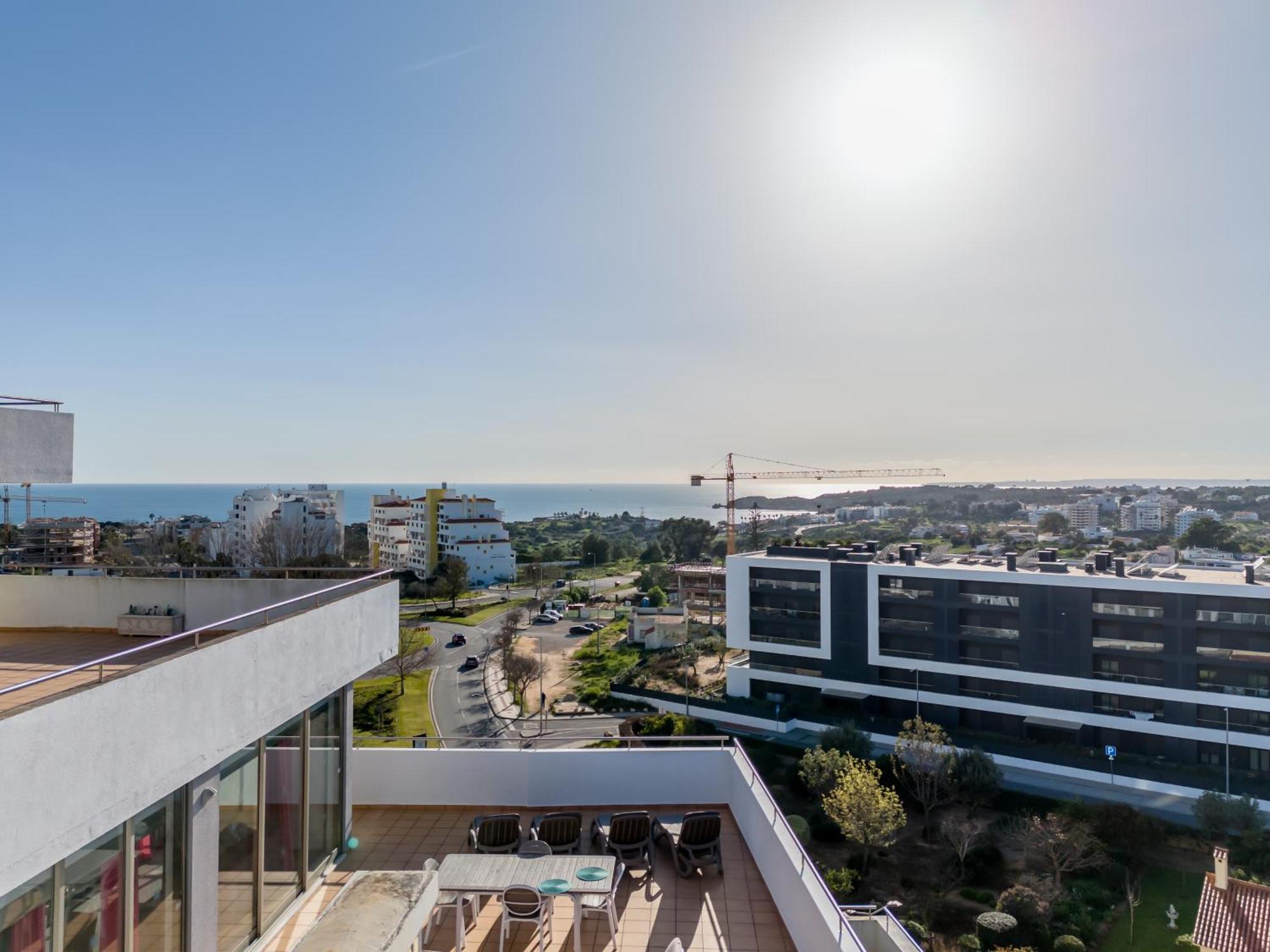Spectacular 2 Bed Apartment, Huge Terrace And Sea View Portimao