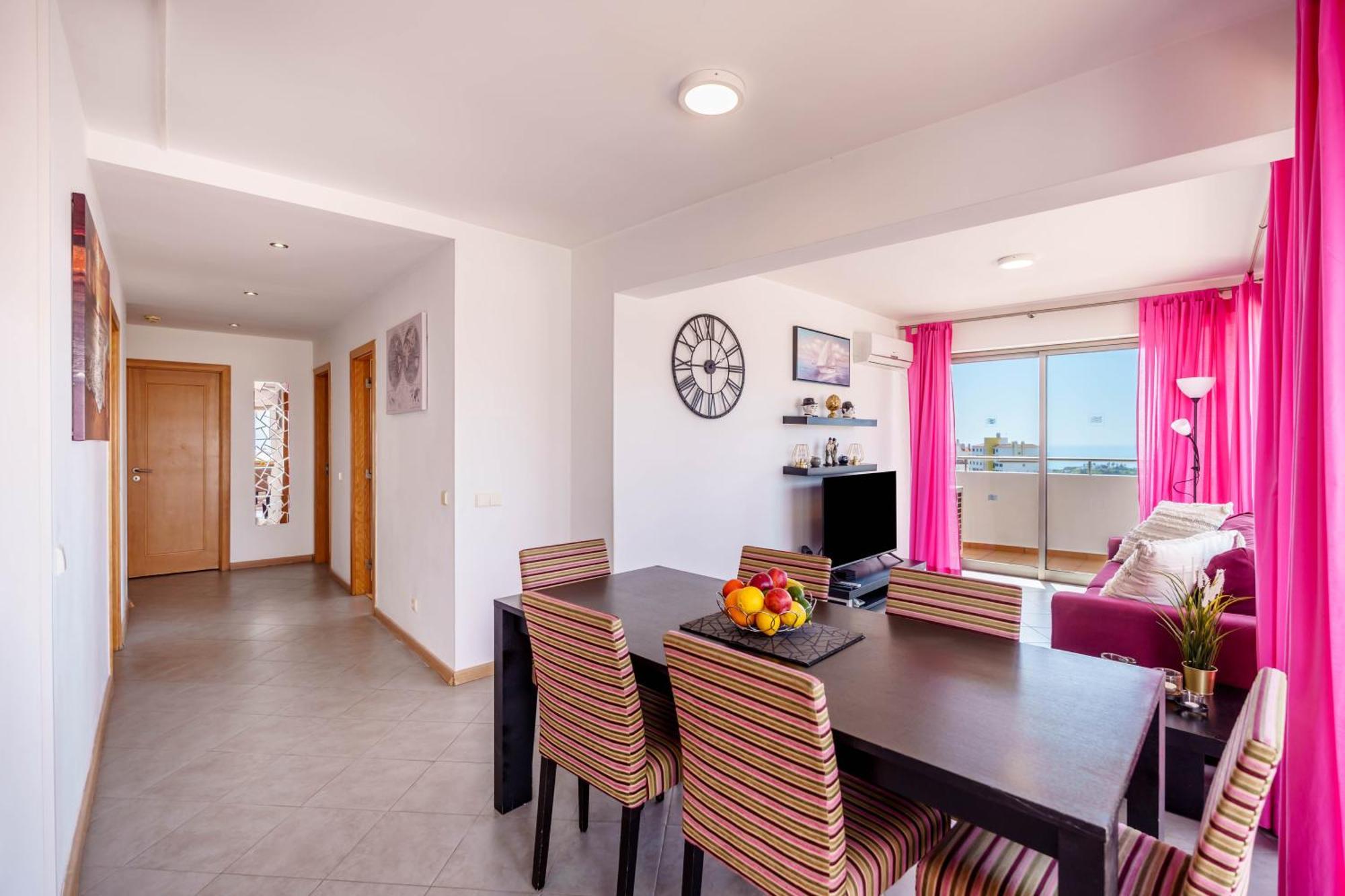 Apartment Spectacular 2 Bed Apartment, Huge Terrace And Sea View *