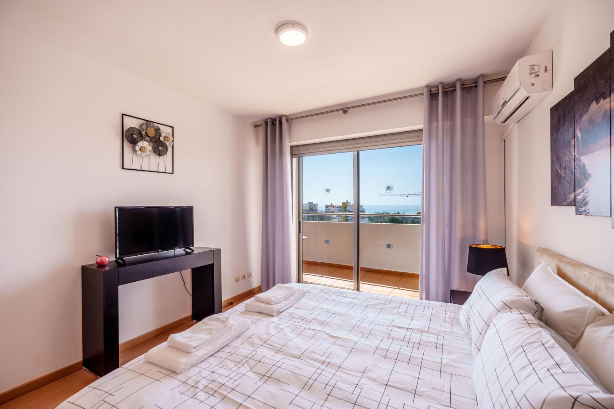 Apartment Spectacular 2 Bed Apartment, Huge Terrace And Sea View Portimao