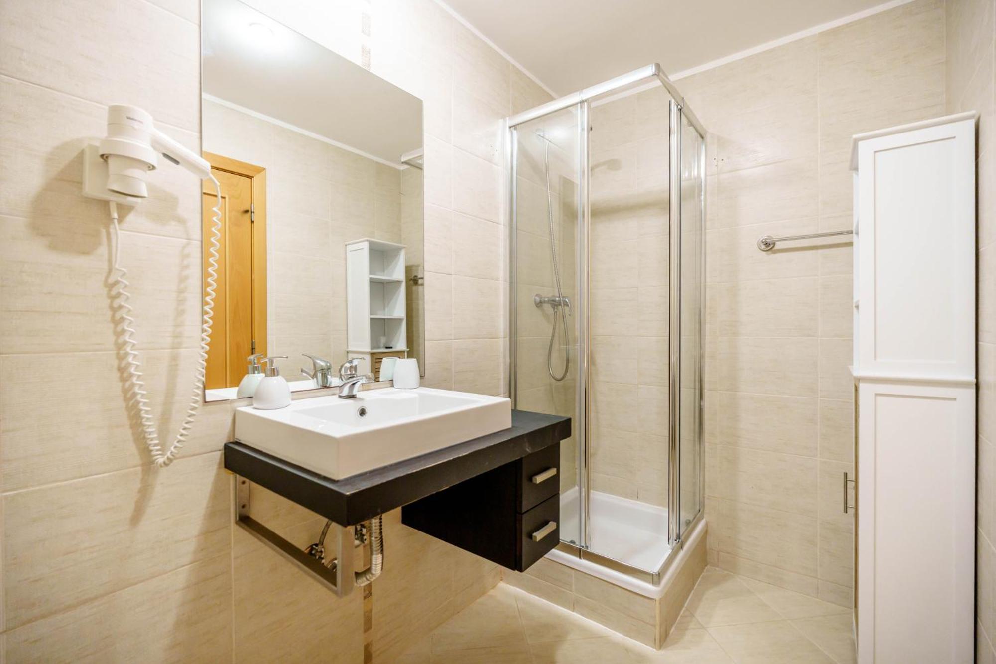 Spectacular 2 Bed Apartment, Huge Terrace And Sea View
