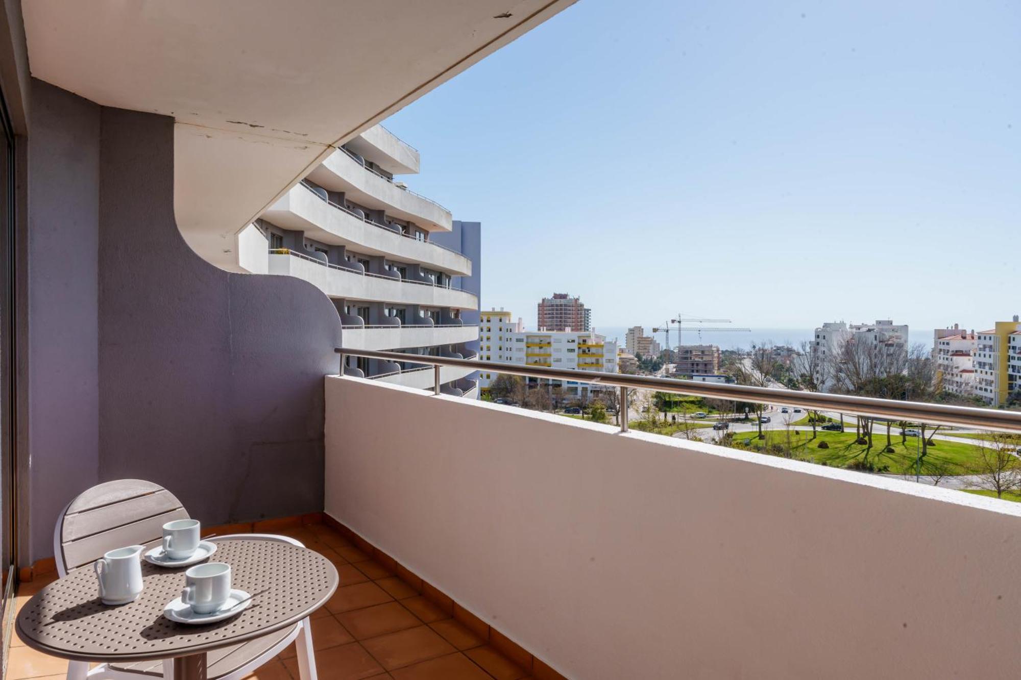 Apartment Spectacular 2 Bed Apartment, Huge Terrace And Sea View Portimao