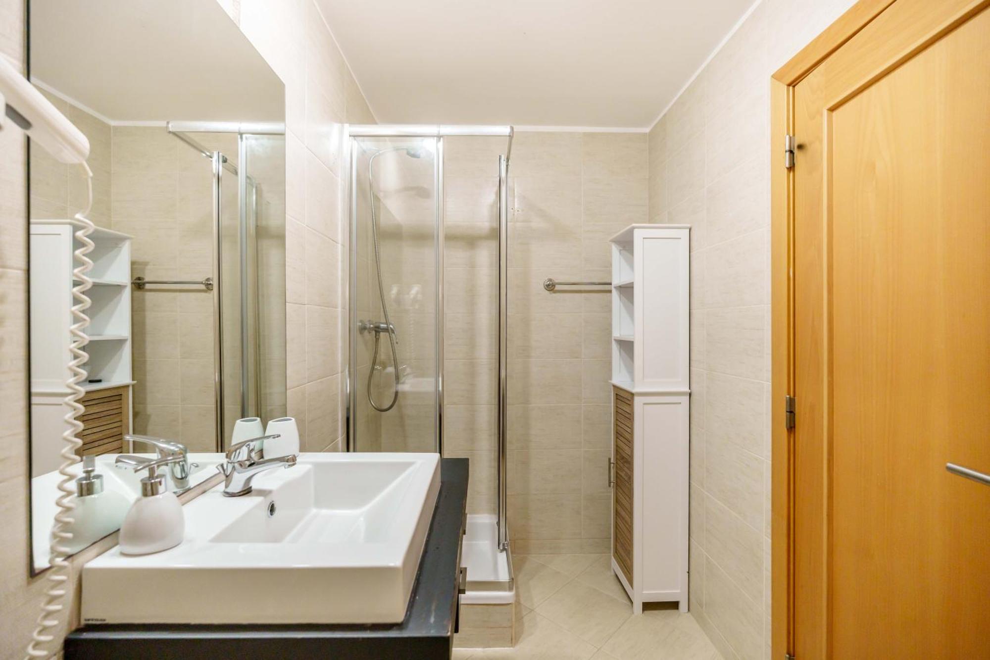 Spectacular 2 Bed Apartment, Huge Terrace And Sea View