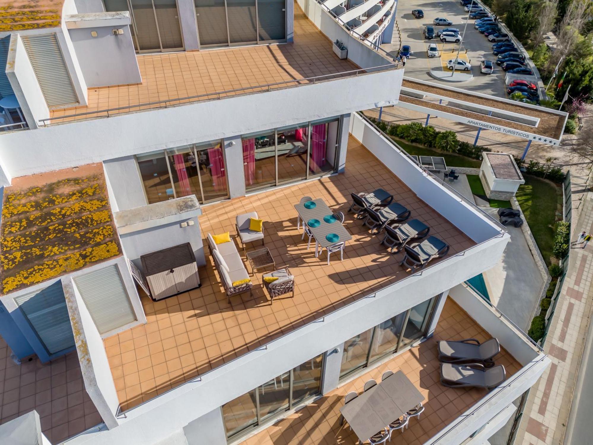 Apartment Spectacular 2 Bed Apartment, Huge Terrace And Sea View *