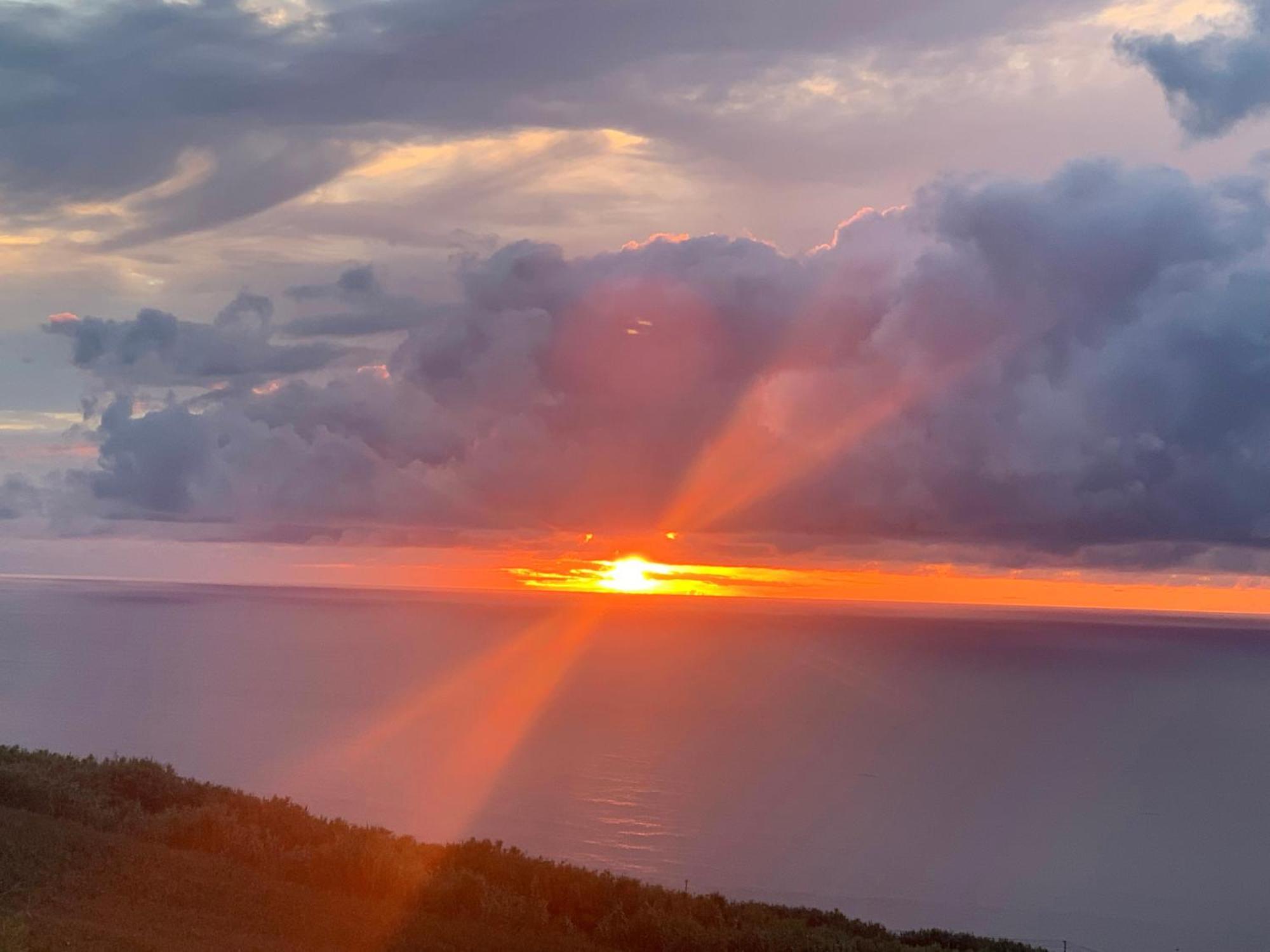 Anna Splendid Sunset Ocean Front *
