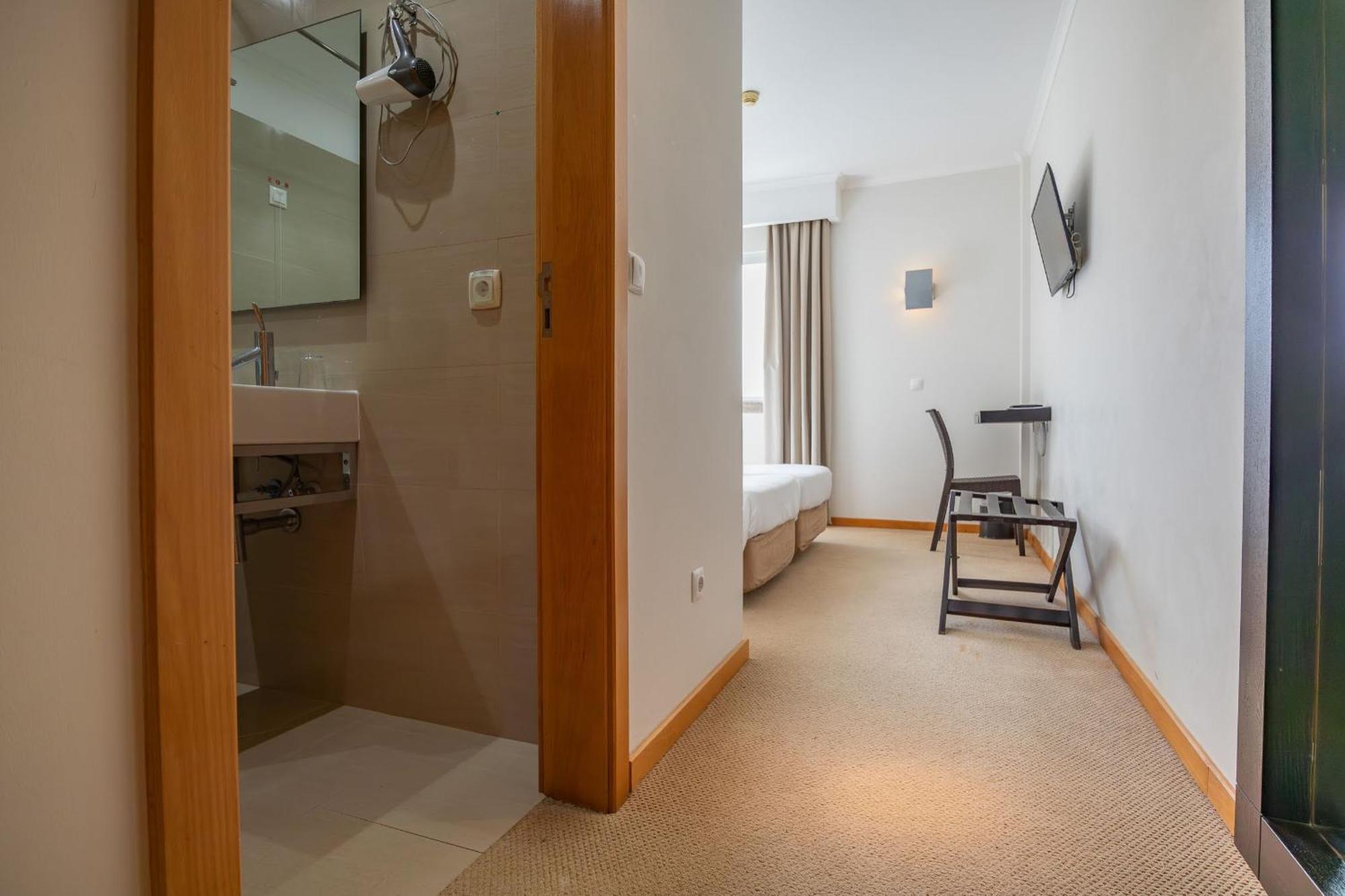 White Waters 3*