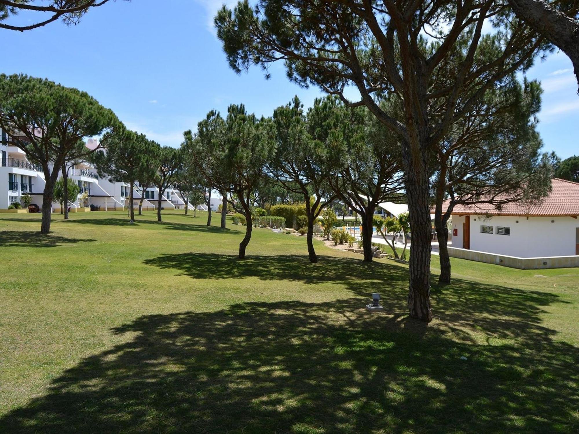 Spacious Apartment In Quarteira With Swimming Pool Apartment
