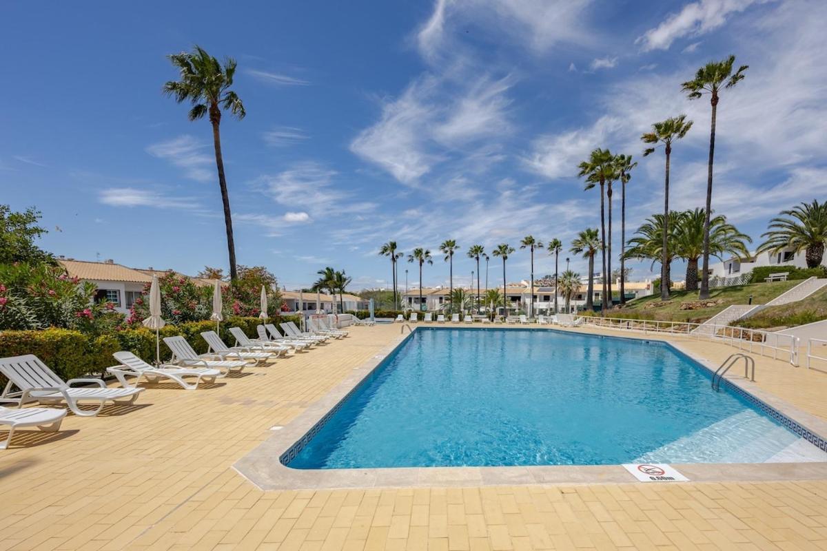Stylish Sunny With Pool At Alba *