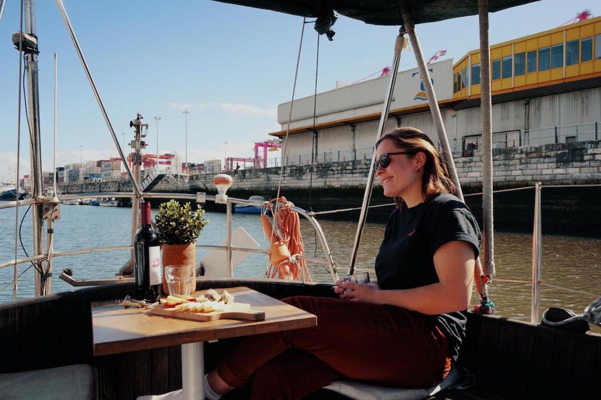 Botel Cozy Marina Sleepaboard - Sail Away Lisboa