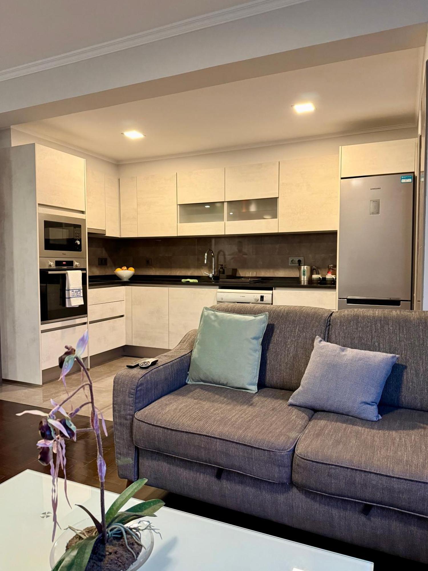 Center Apartment *