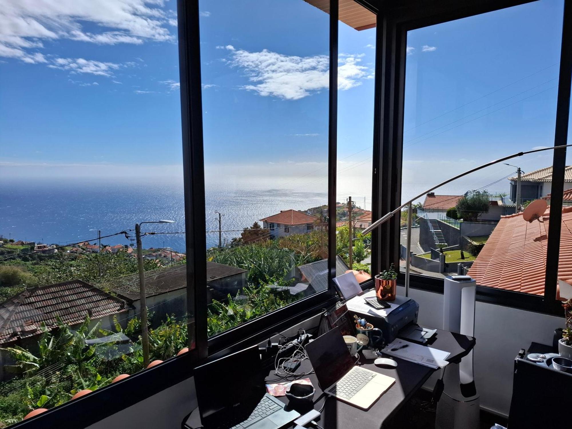 Sally's Loft - Penthouse - Honeymoon Apartment *