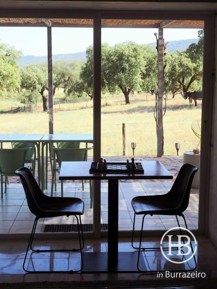 Herdade Do Burrazeiro No Alentejo Lodge *