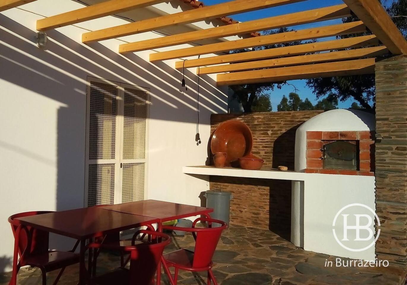 Herdade Do Burrazeiro No Alentejo Lodge *